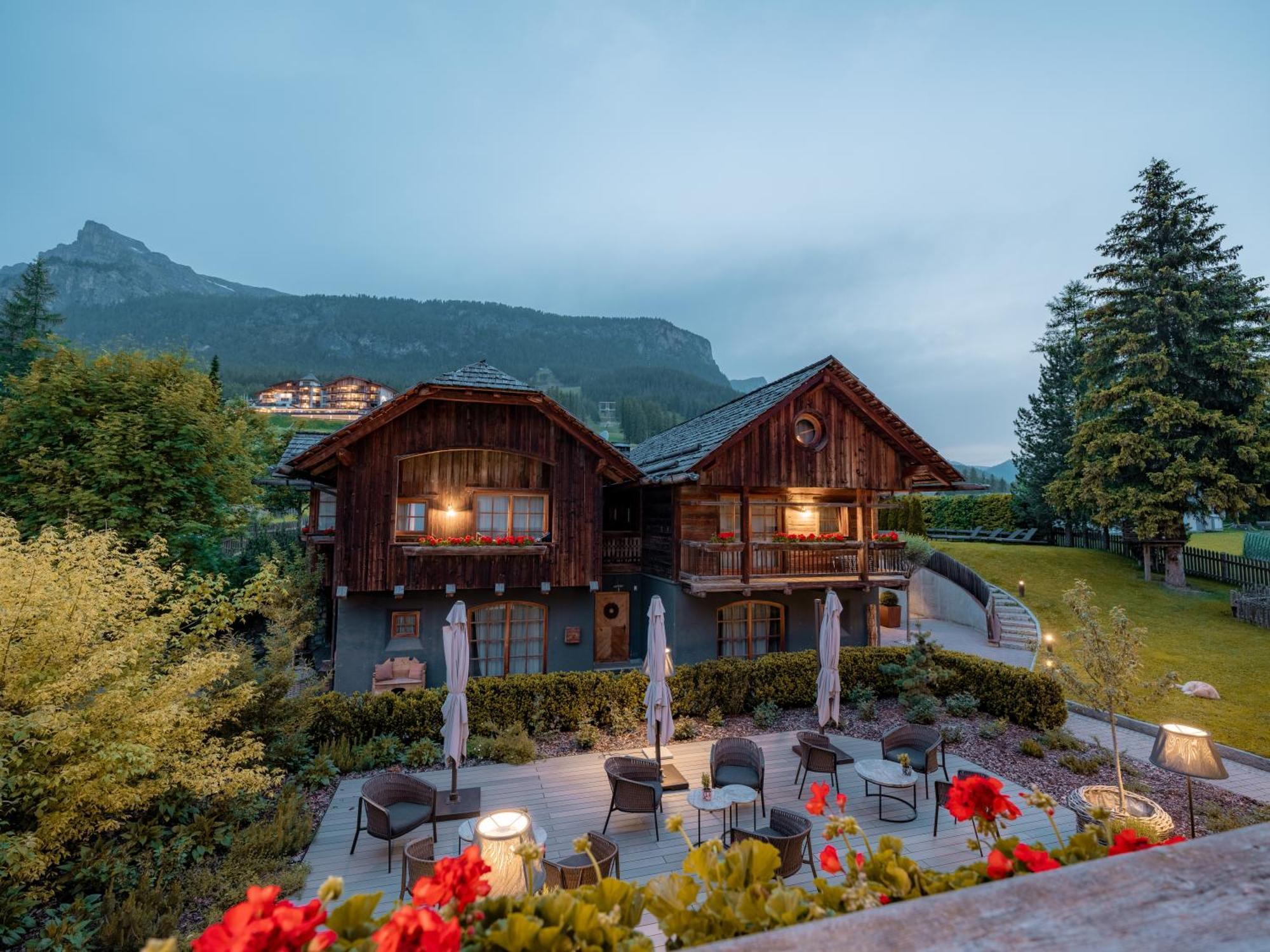 Sportony Mountain Lodges La Villa  Exteriér fotografie